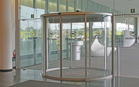 Автоматическая радиусная (круглая) стеклянная входная дверь ГЕЗЕ Slimdrive SCR / SCR-FR